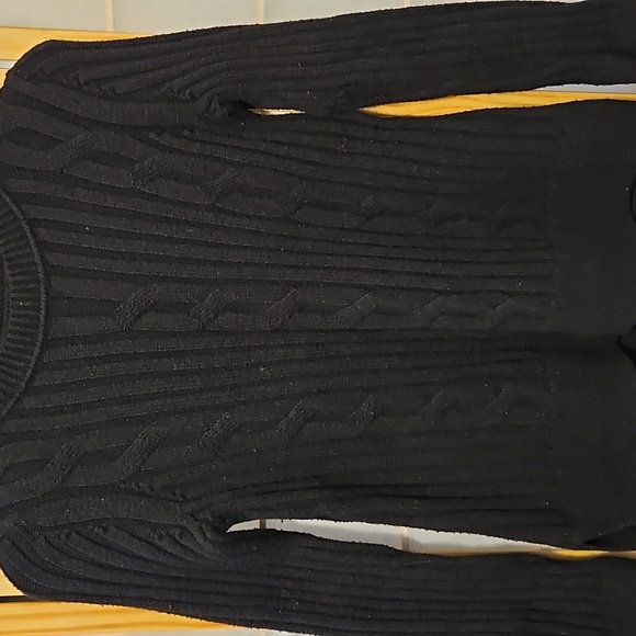 Banana Republic Black Sweater - Picture 2 of 5
